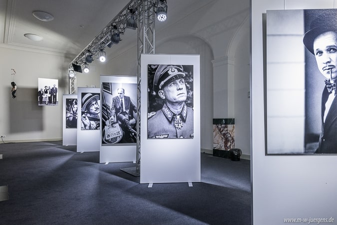 Filmkunstfest Schwerin Filmfest 2021, Ulrich Tukur, Ausstellung Fotografie Malerei, Manfred W. Jürgens Katharina John, Sparkasse Mecklenburg Schwerin, Historische Kundenhallet
